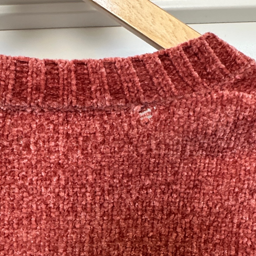 Urban Outfitters Burgundy V-Neck Crop Cardigan - Picture 4 of 5